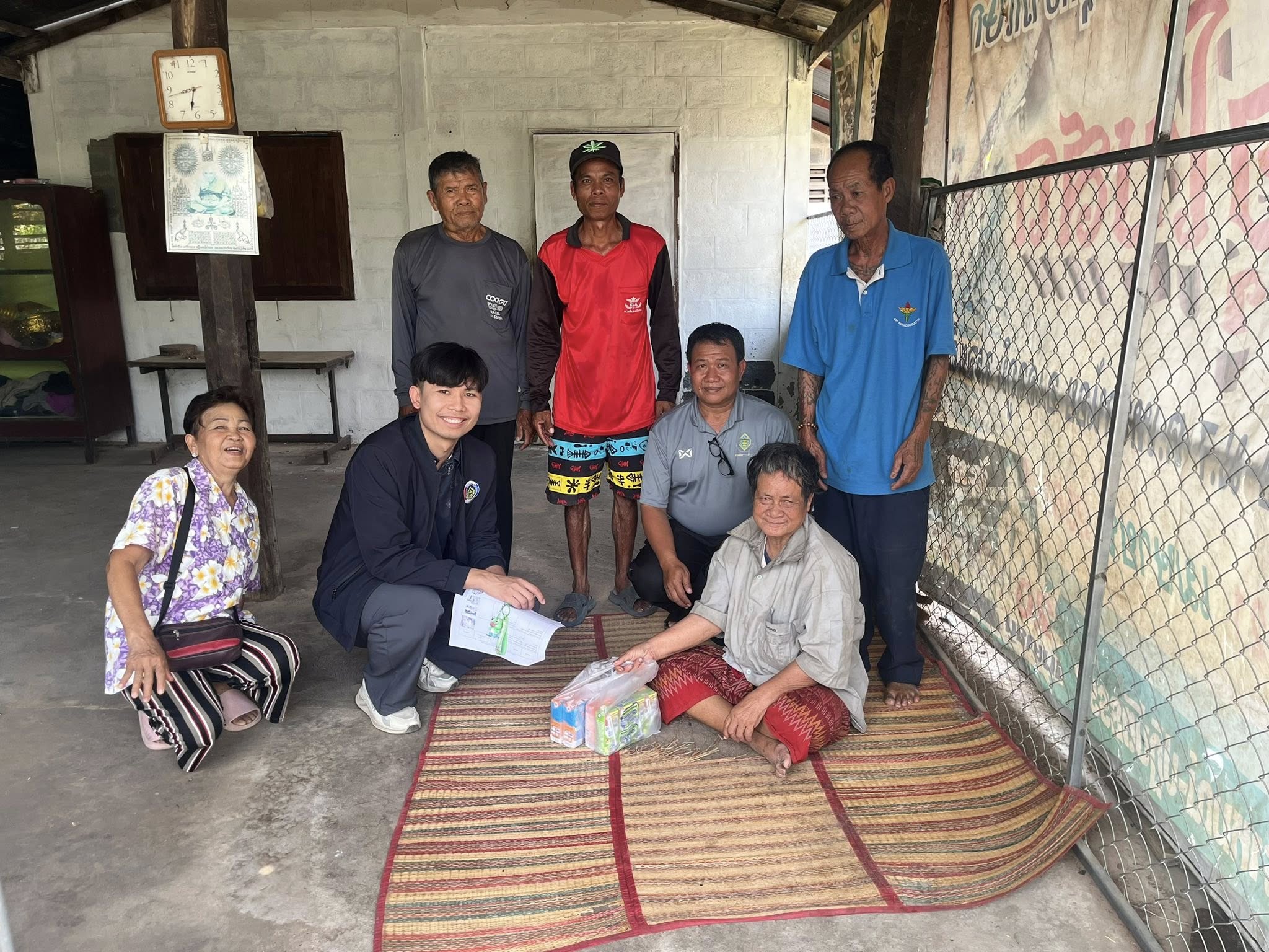 พช.เสลภูมิ ลงพื้นที่เยี่ยม ประชาชน ผู้ตกเกณฑ์ จปฐ. ข้อ29 "รายได้เฉลี่ยของคนในครัวเรือนต่อปี